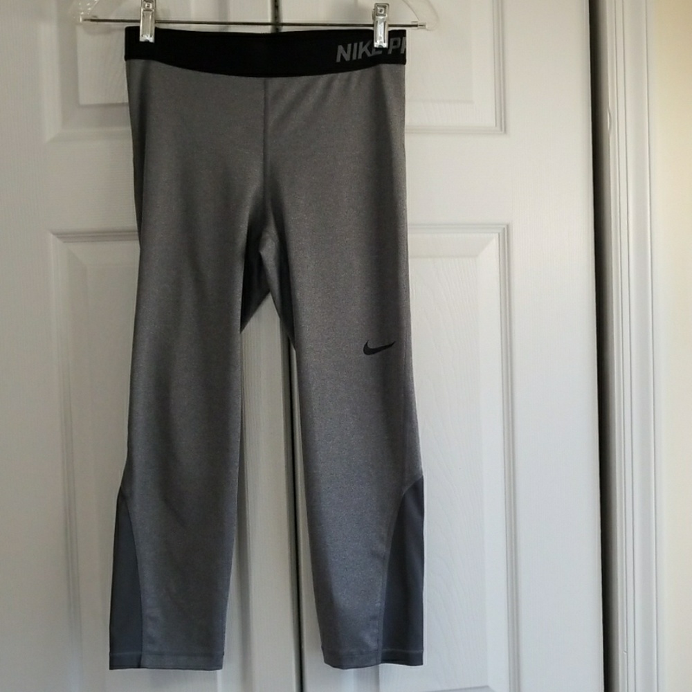 NIKE PRO COOL CAPRI LEGGINGS